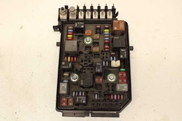 BOITE A FUSIBLE OPEL ASTRA K 1.5CDTI - Vue 1